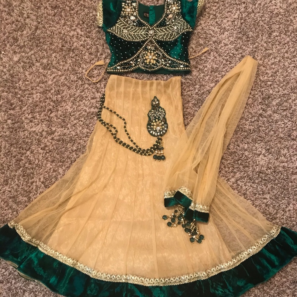 Beautiful 3 piece outfit